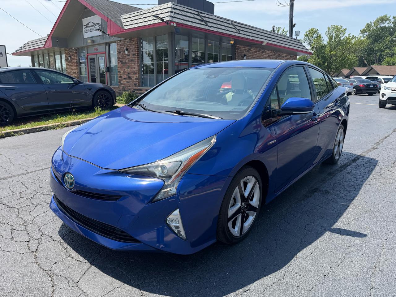 Toyota Prius Three Touring (Natl) 2017
