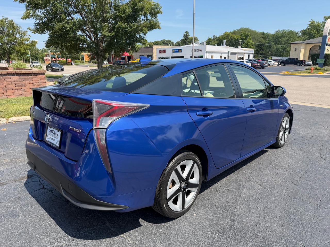 Toyota Prius Three Touring (Natl) 2017