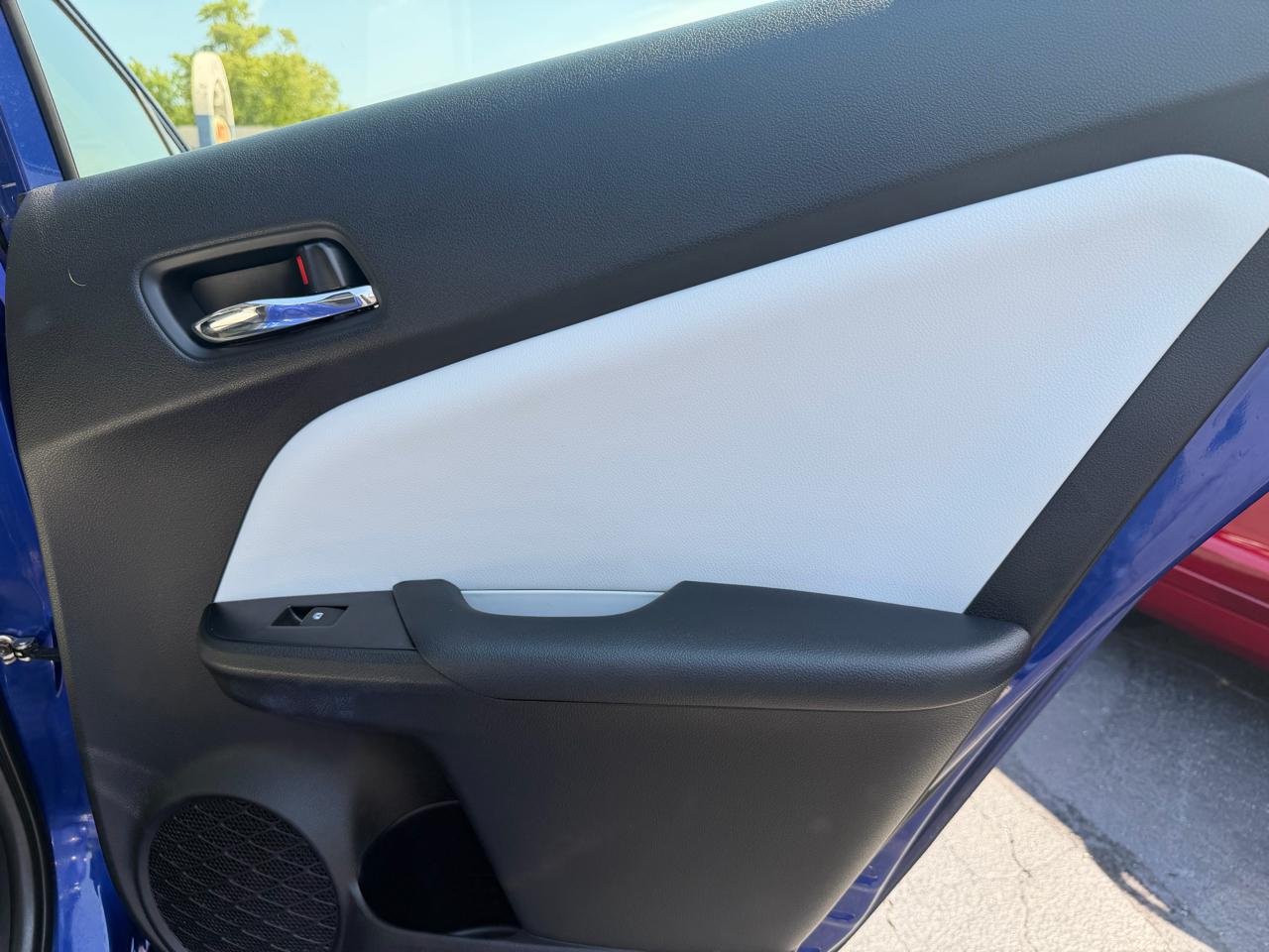 Toyota Prius Three Touring (Natl) 2017