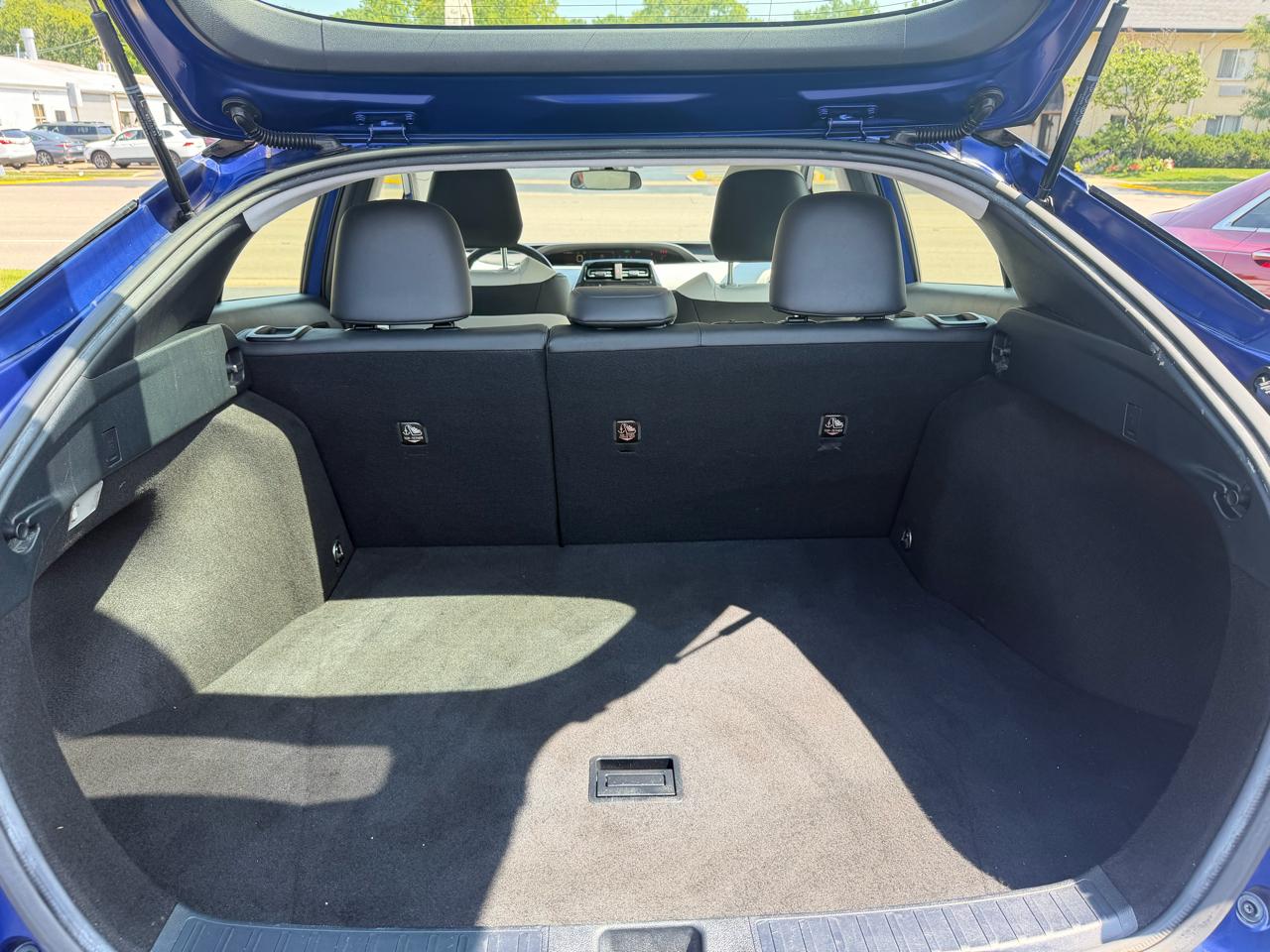 Toyota Prius Three Touring (Natl) 2017