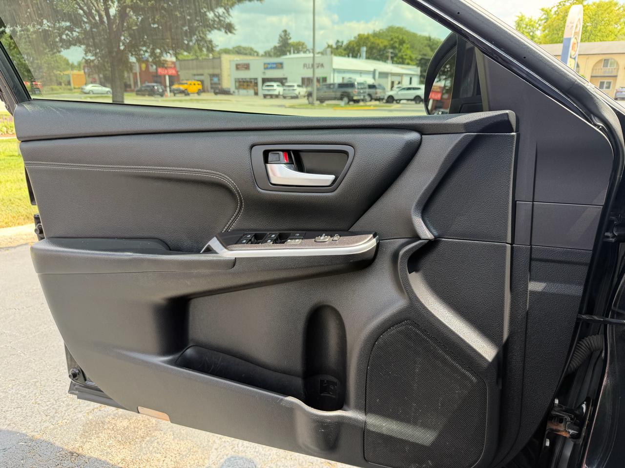 Toyota Camry Hybrid 4dr Sdn XLE (Natl) 2015