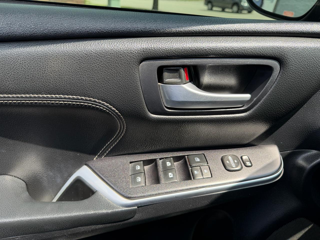 Toyota Camry Hybrid 4dr Sdn XLE (Natl) 2015