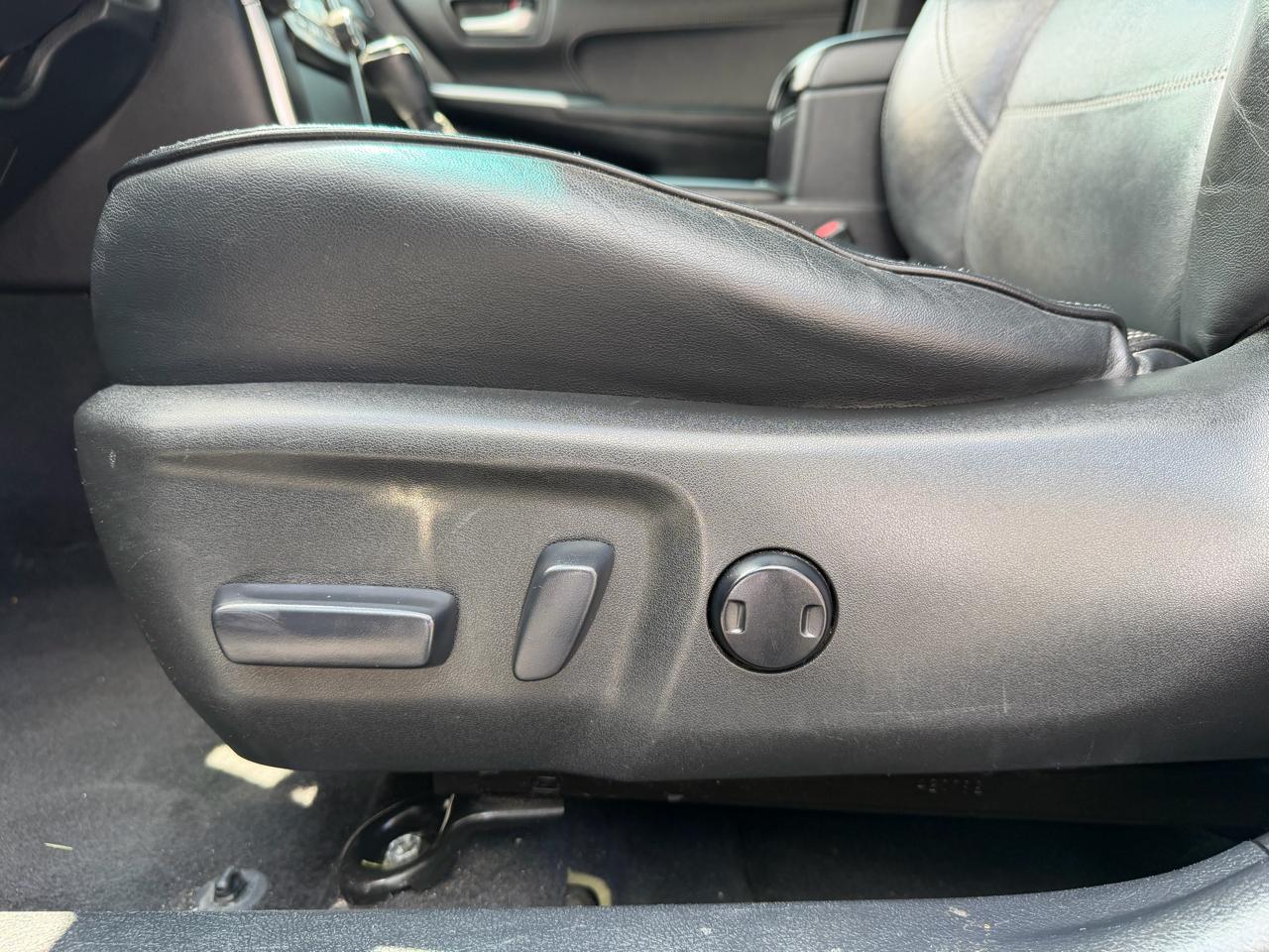 Toyota Camry Hybrid 4dr Sdn XLE (Natl) 2015