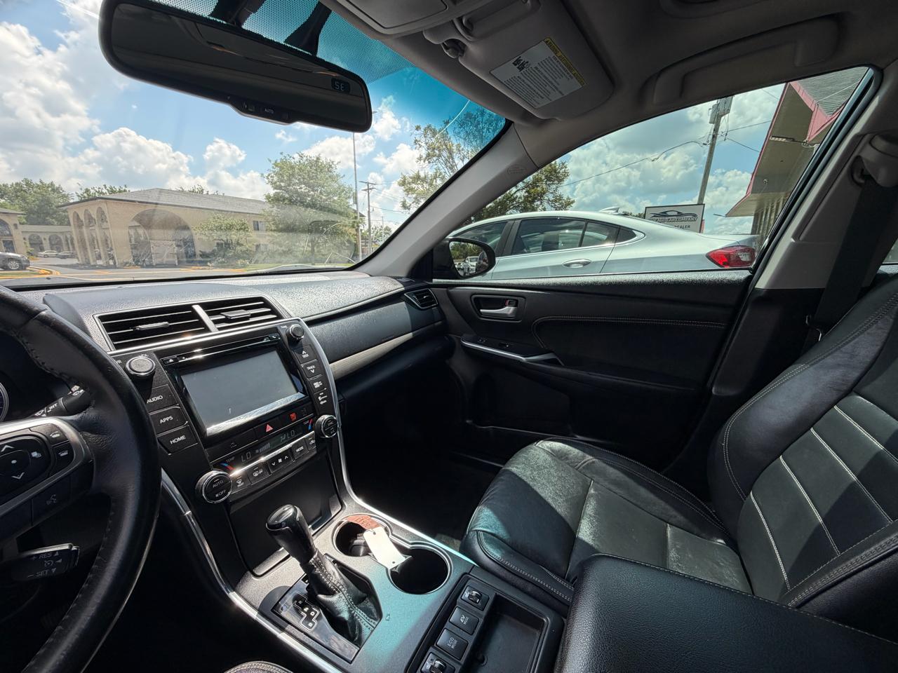 Toyota Camry Hybrid 4dr Sdn XLE (Natl) 2015