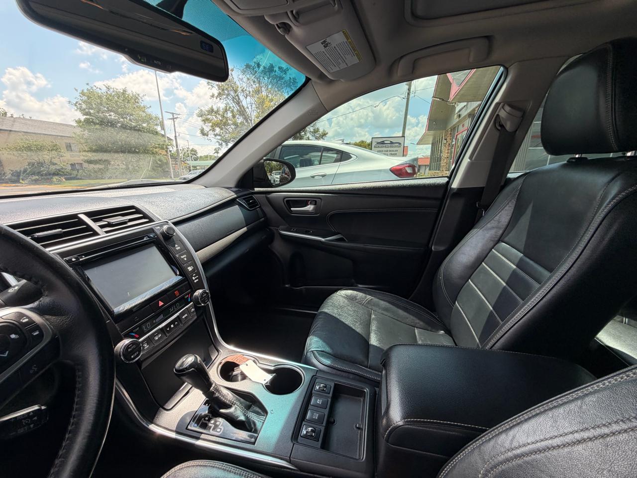 Toyota Camry Hybrid 4dr Sdn XLE (Natl) 2015
