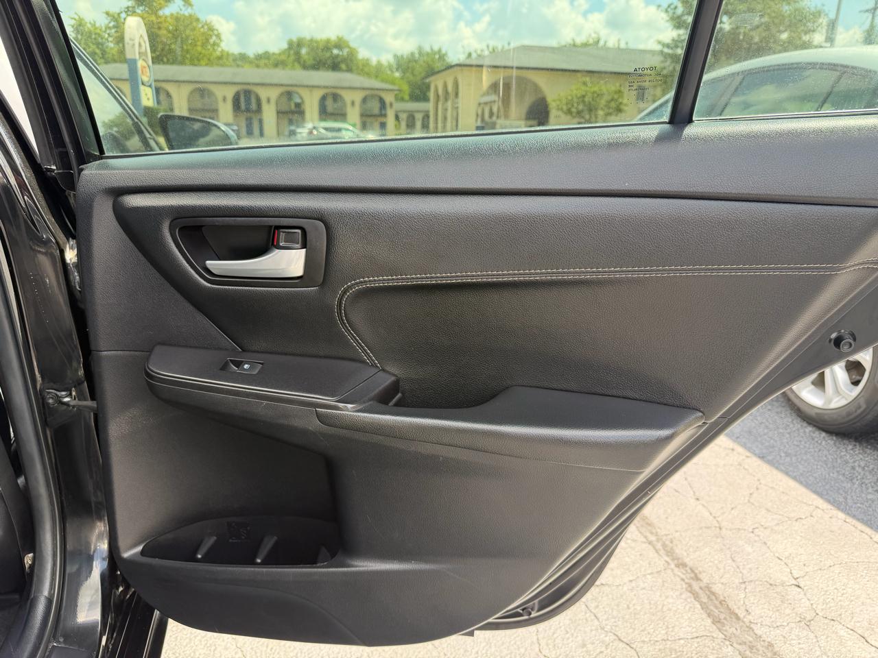 Toyota Camry Hybrid 4dr Sdn XLE (Natl) 2015