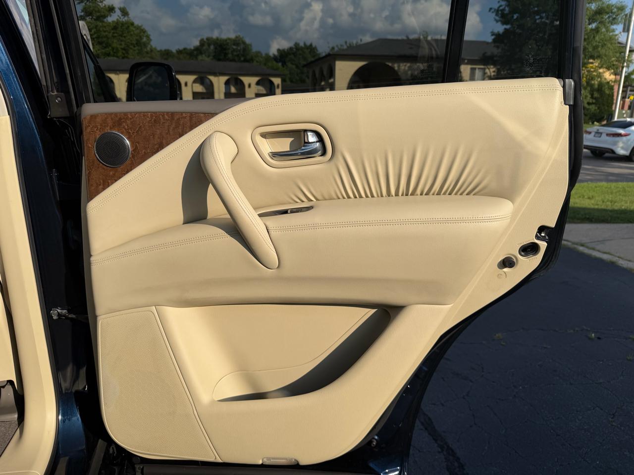 Infiniti QX80 AWD 2017