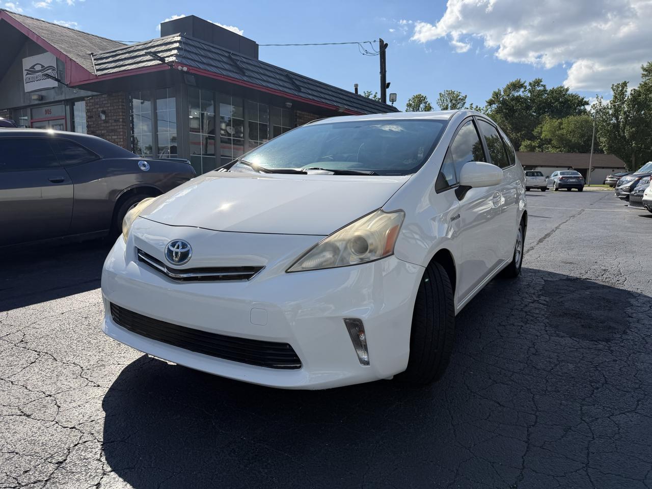 Toyota Prius V 5dr Wgn Three (Natl) 2012