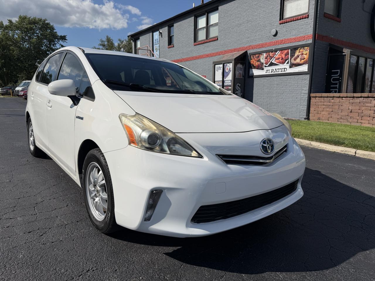 Toyota Prius V 5dr Wgn Three (Natl) 2012
