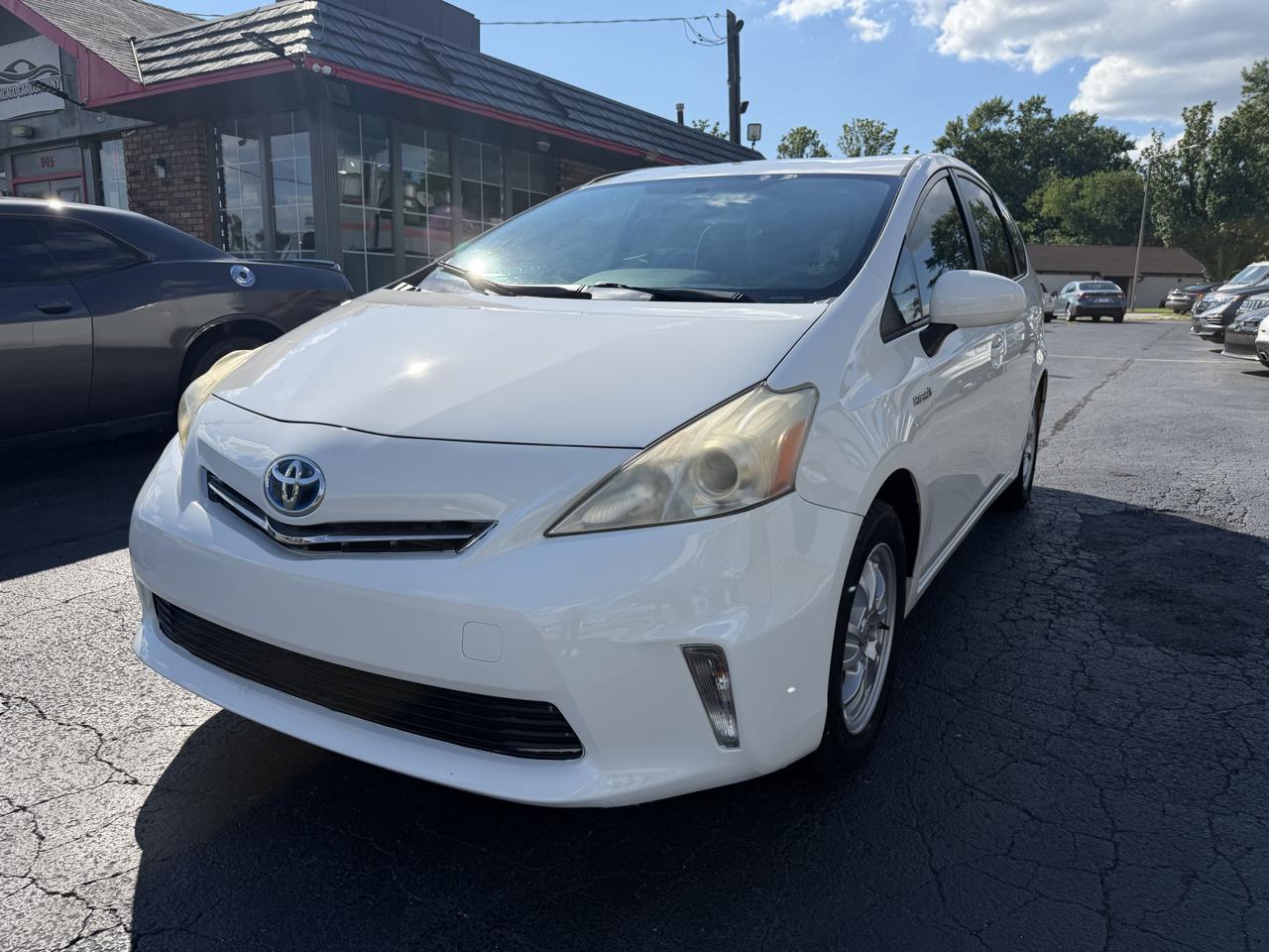 Toyota Prius V 5dr Wgn Three (Natl) 2012