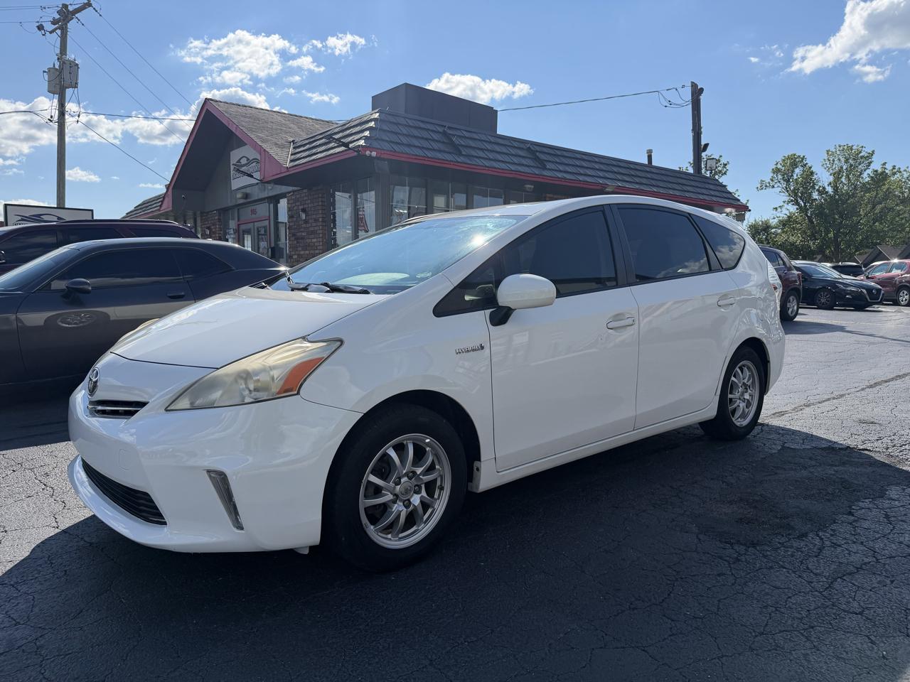 Toyota Prius V 5dr Wgn Three (Natl) 2012