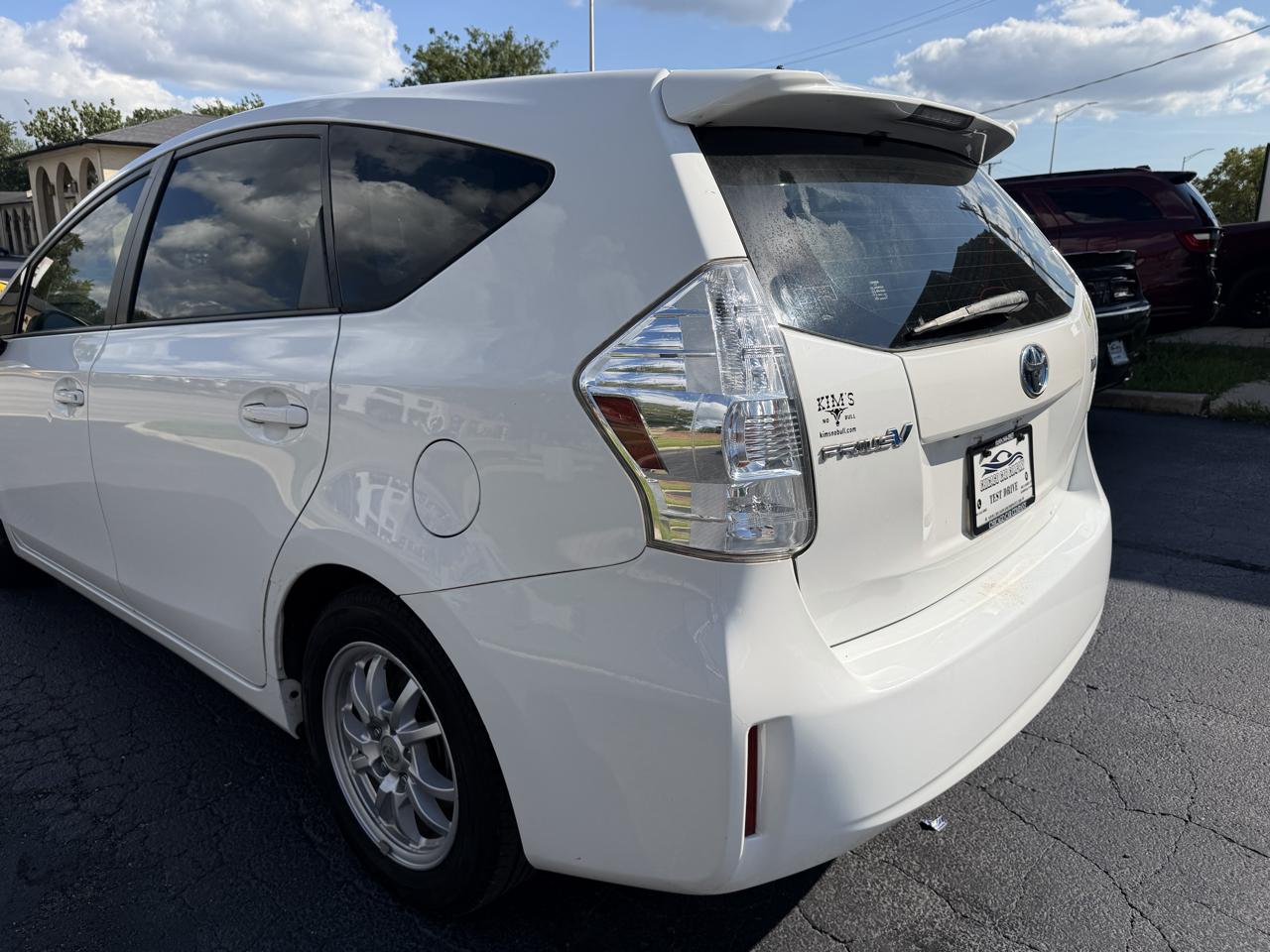 Toyota Prius V 5dr Wgn Three (Natl) 2012