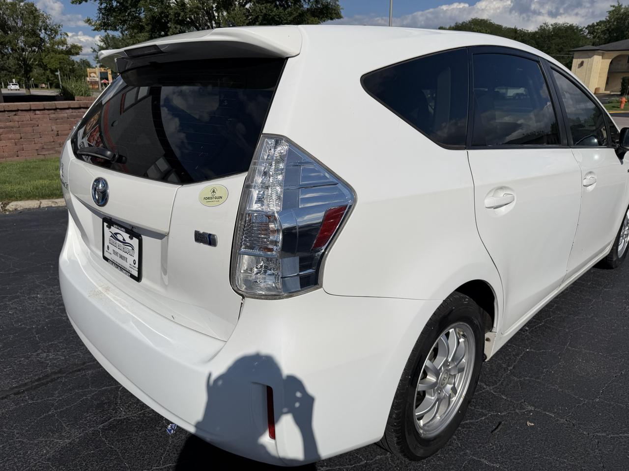 Toyota Prius V 5dr Wgn Three (Natl) 2012