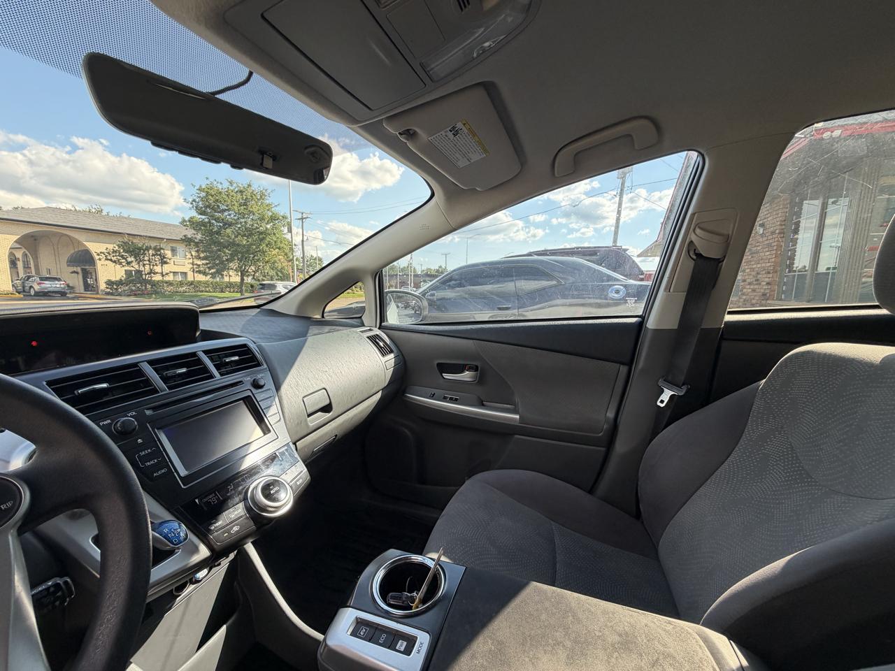 Toyota Prius V 5dr Wgn Three (Natl) 2012