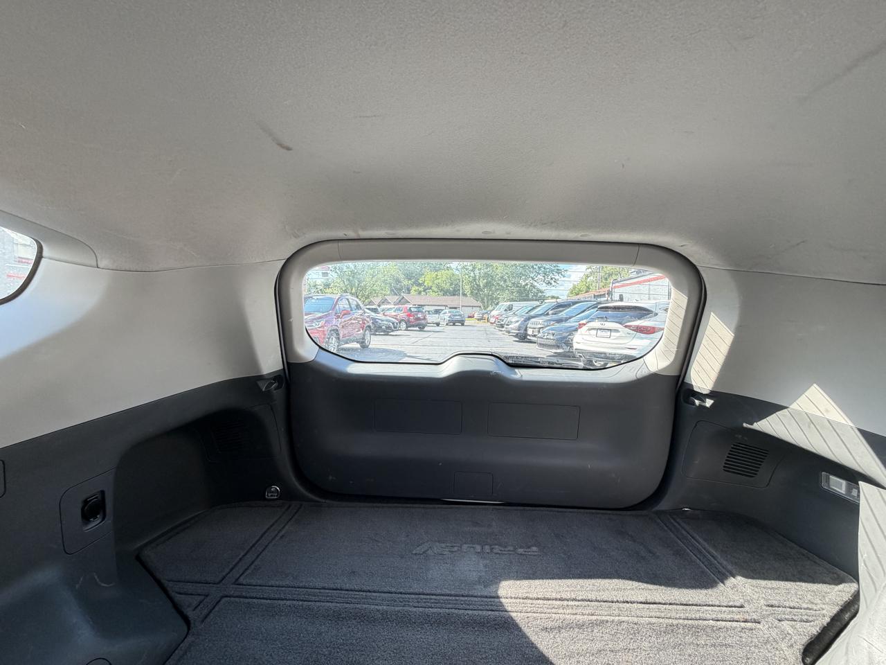 Toyota Prius V 5dr Wgn Three (Natl) 2012