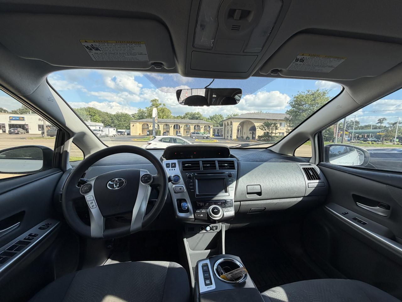 Toyota Prius V 5dr Wgn Three (Natl) 2012