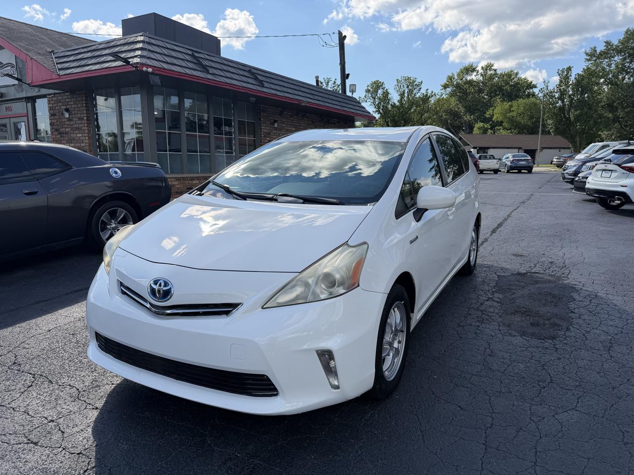 Toyota Prius V 5dr Wgn Three (Natl) 2012