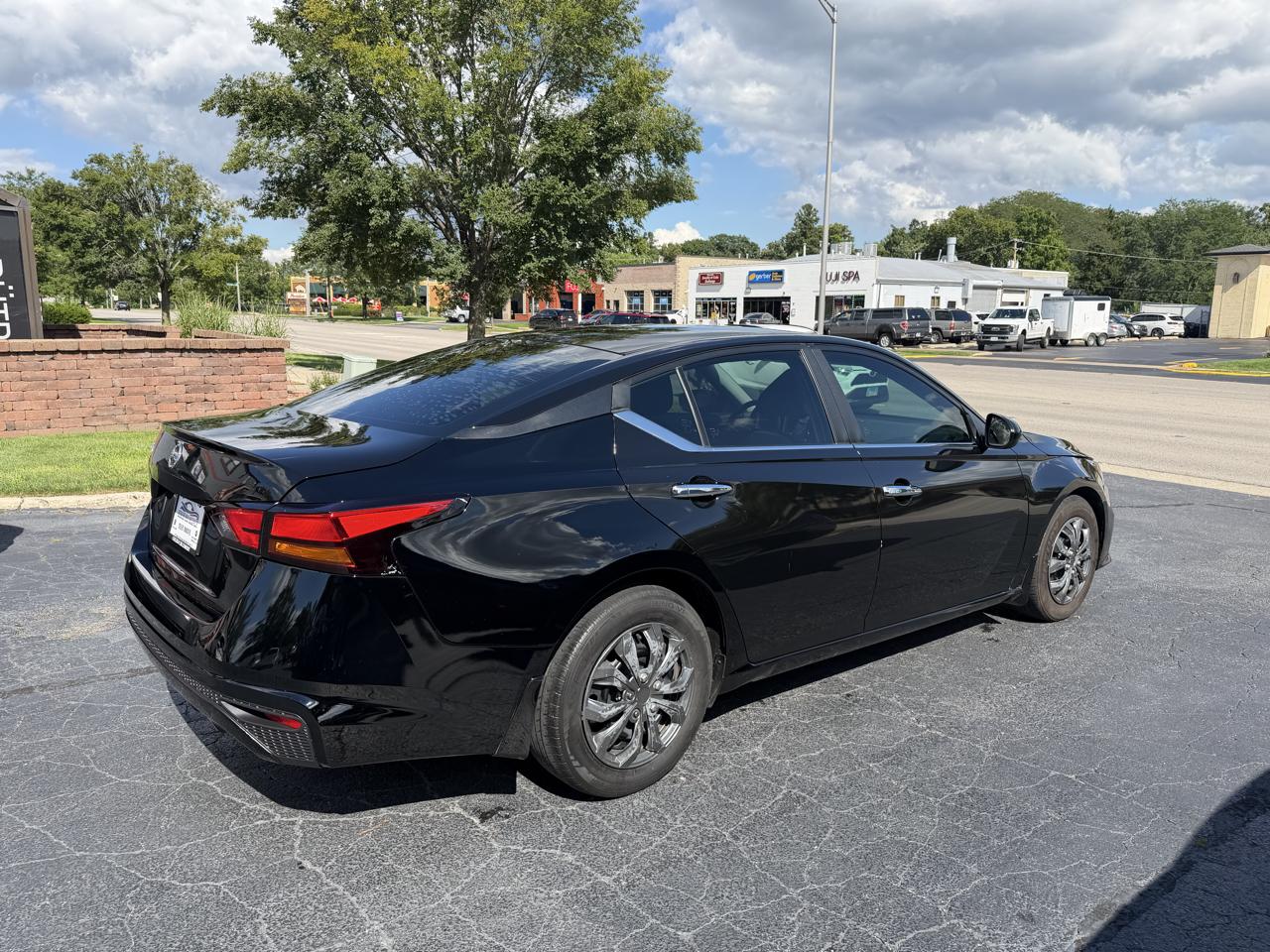 Nissan Altima 2.5 S Sedan 2021