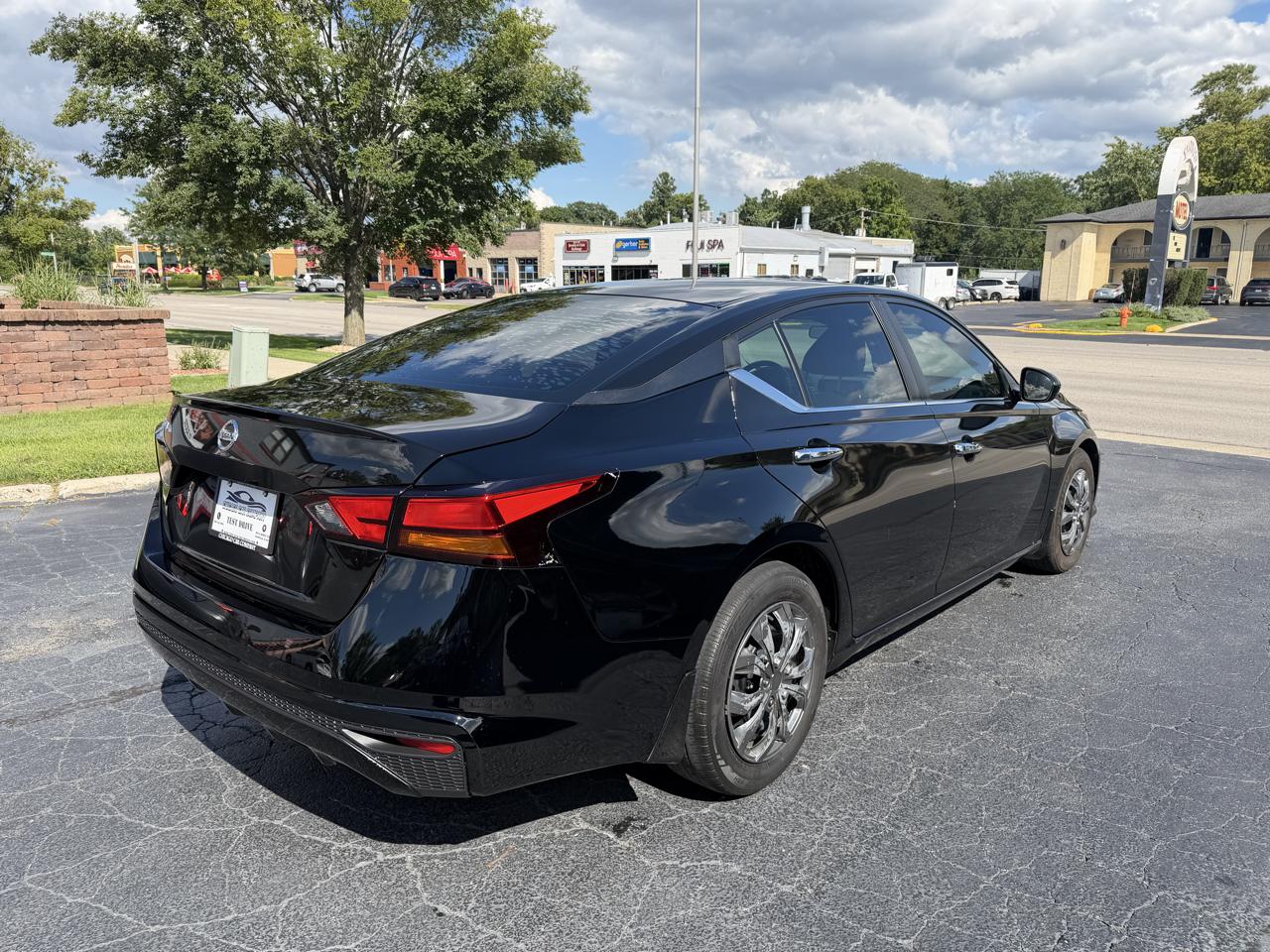 Nissan Altima 2.5 S Sedan 2021
