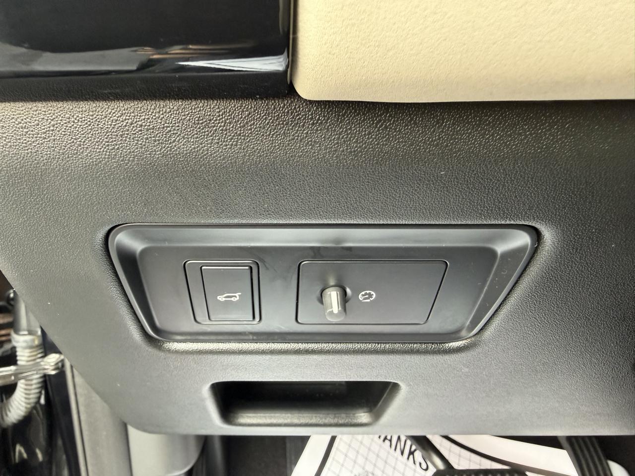 Land Rover Discovery photo 16