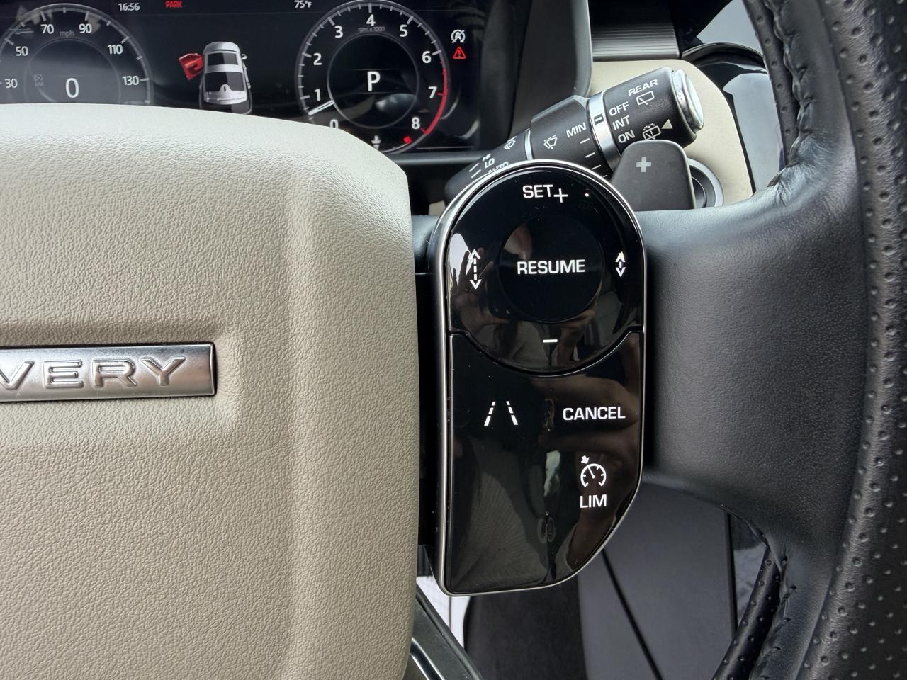 Land Rover Discovery photo 18