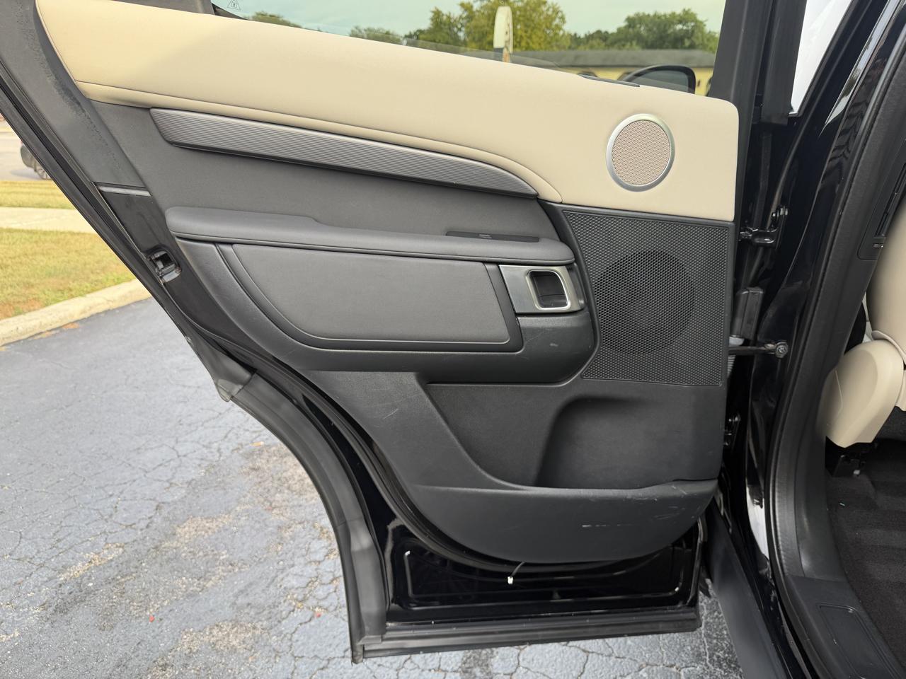 Land Rover Discovery photo 24