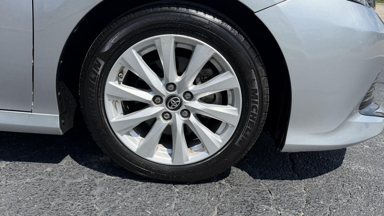 Toyota Camry XLE Auto (Natl) 2018