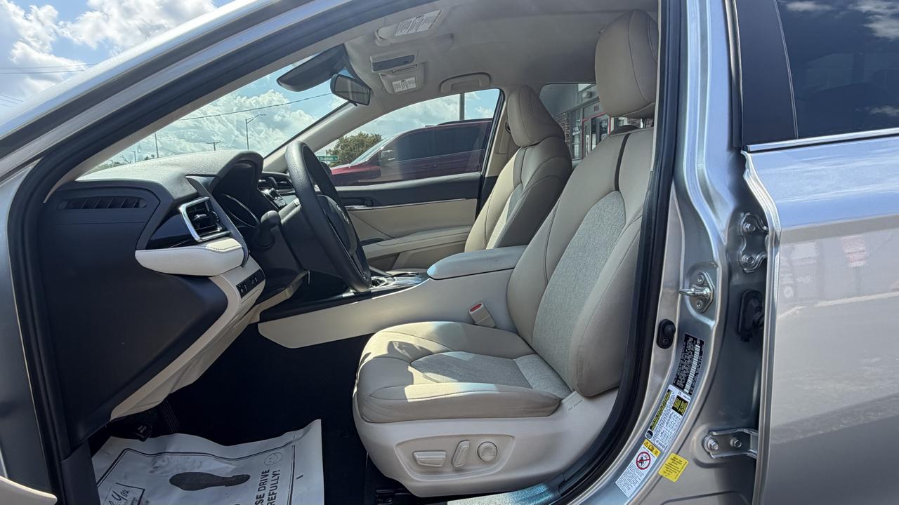 Toyota Camry XLE Auto (Natl) 2018