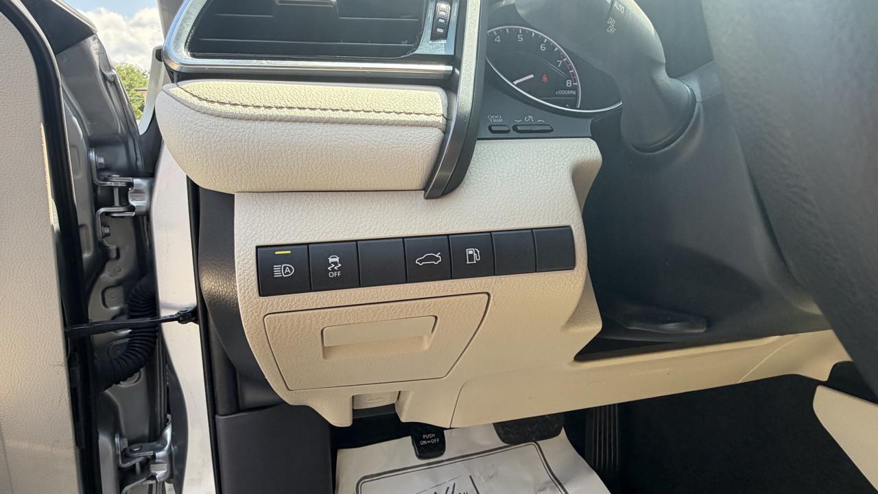 Toyota Camry XLE Auto (Natl) 2018