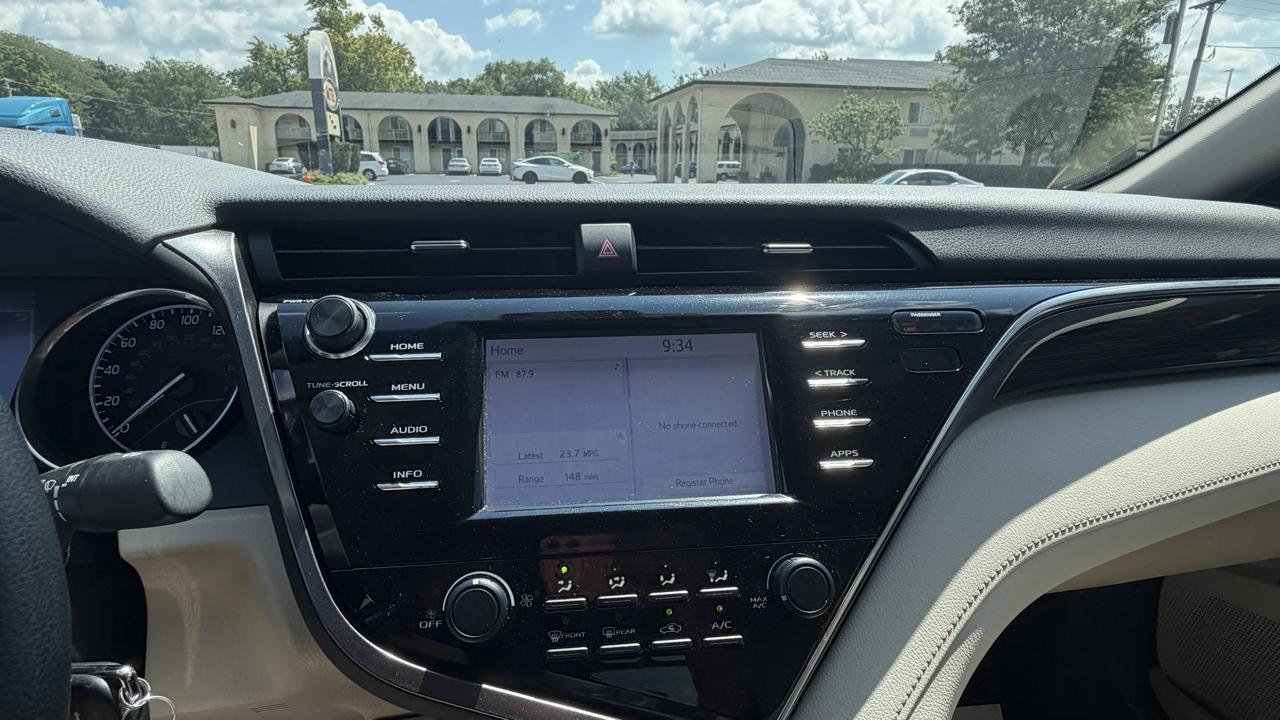 Toyota Camry XLE Auto (Natl) 2018