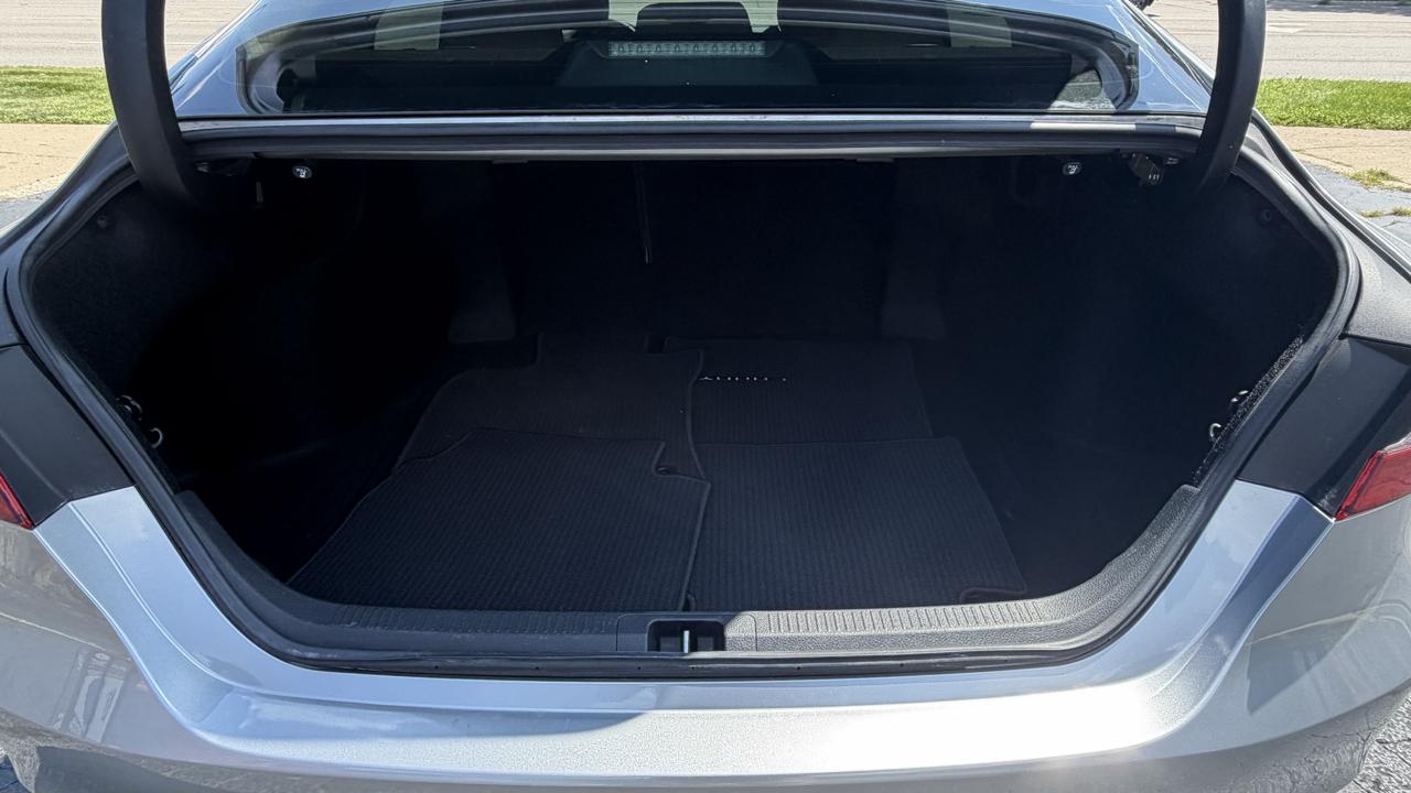 Toyota Camry XLE Auto (Natl) 2018