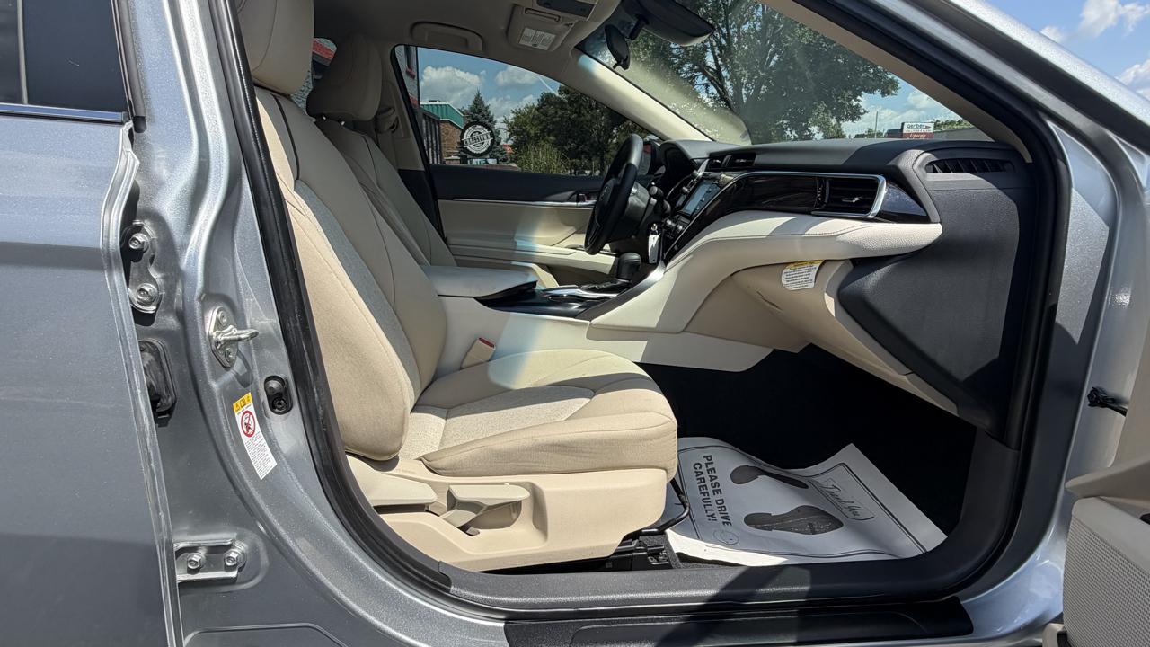 Toyota Camry XLE Auto (Natl) 2018