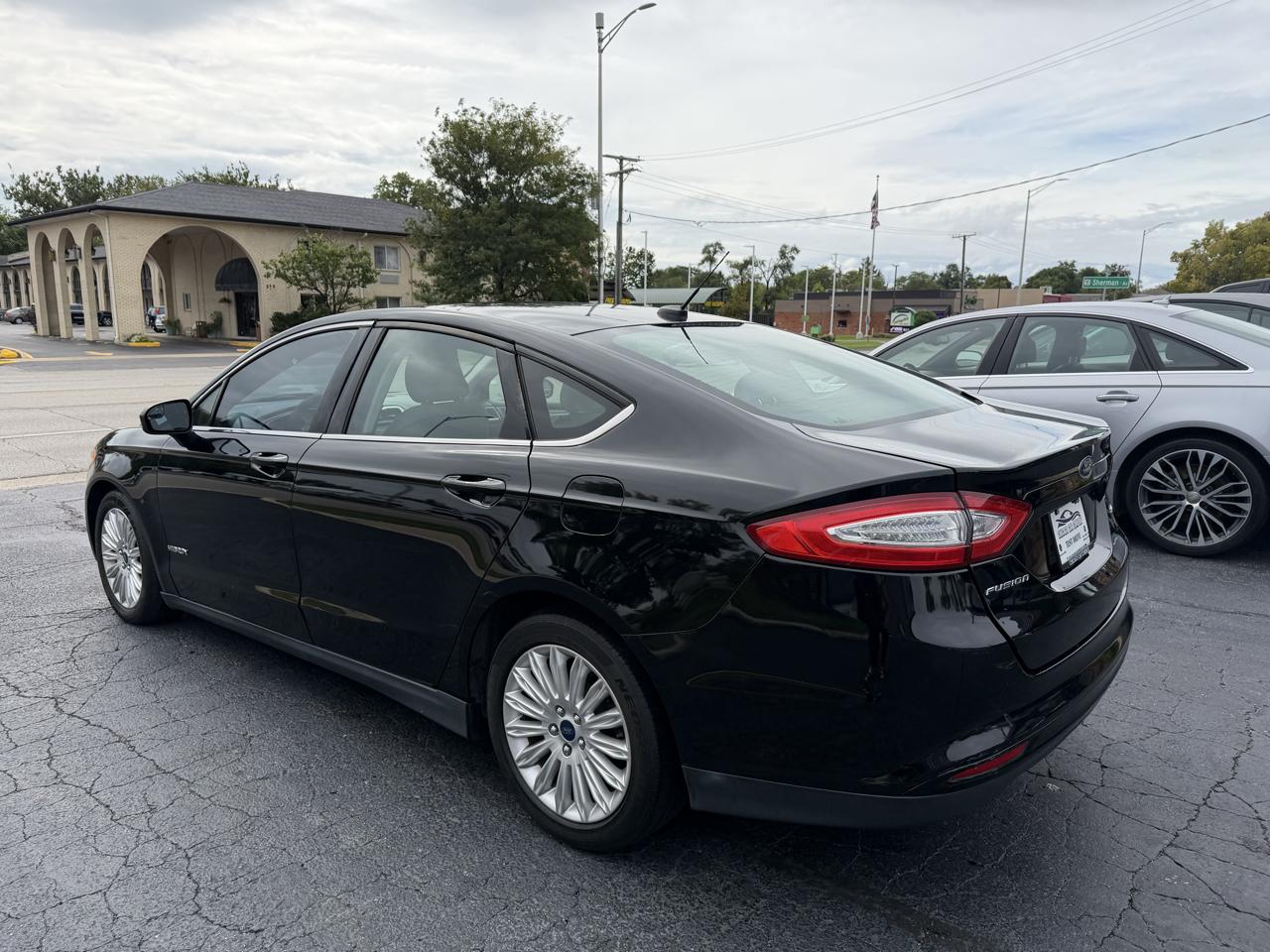 Ford Fusion photo 9