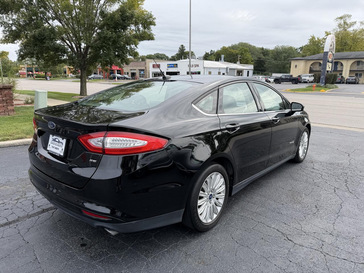 Ford Fusion photo 11