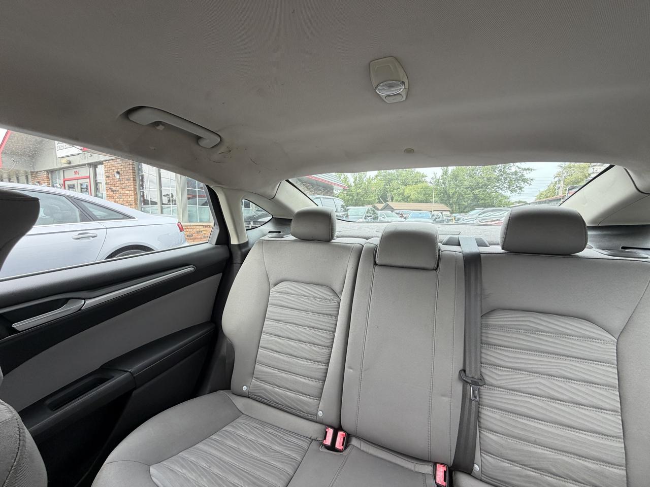 Ford Fusion photo 19