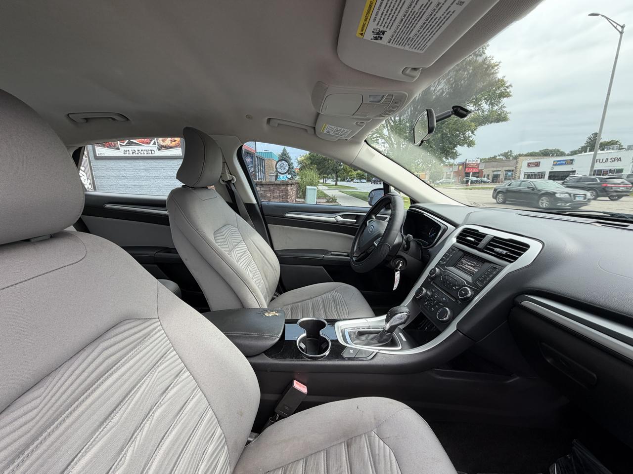 Ford Fusion photo 28