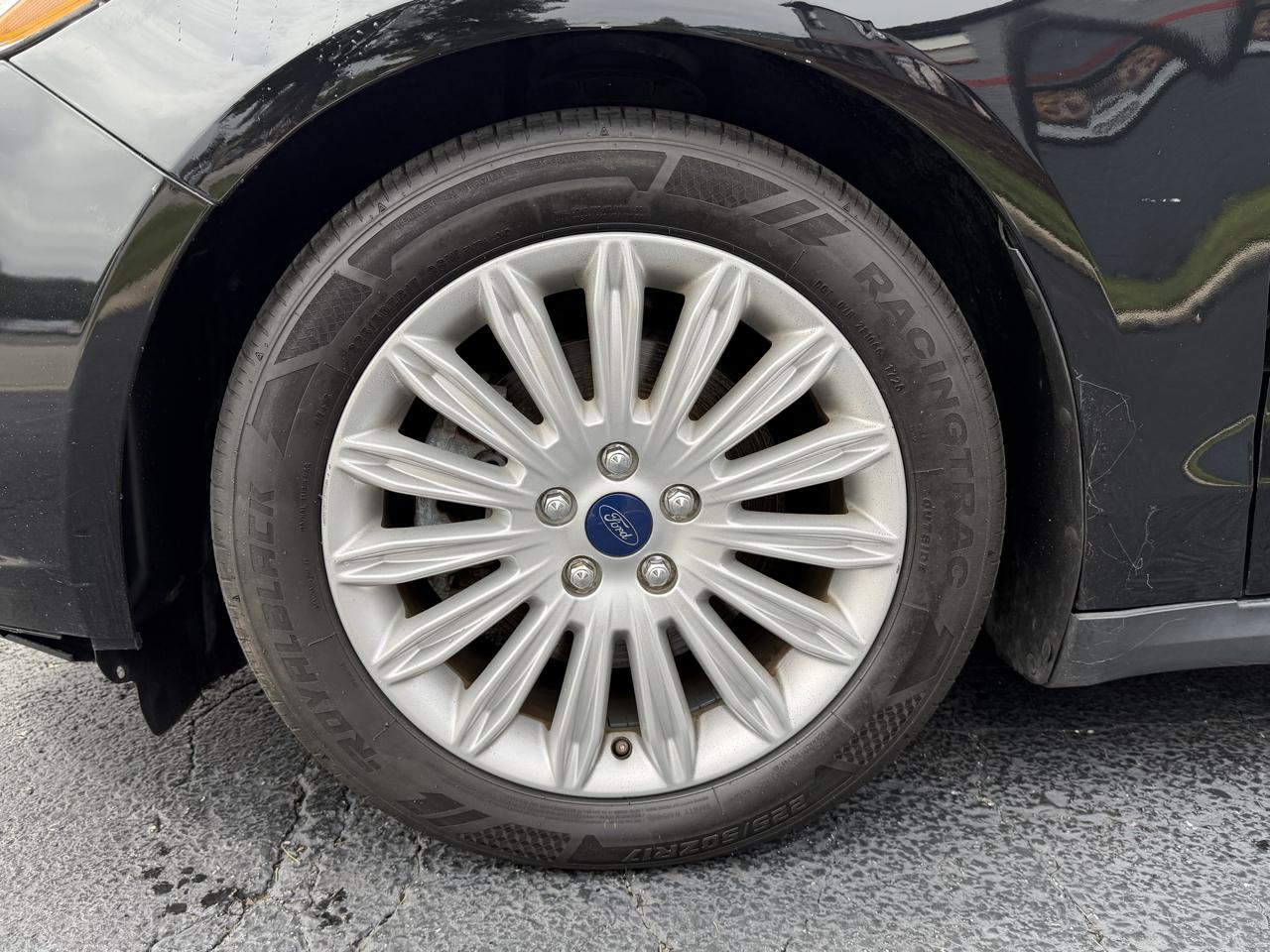 Ford Fusion photo 32