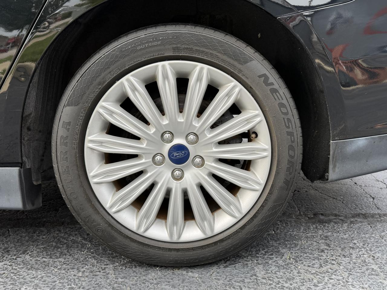Ford Fusion photo 33