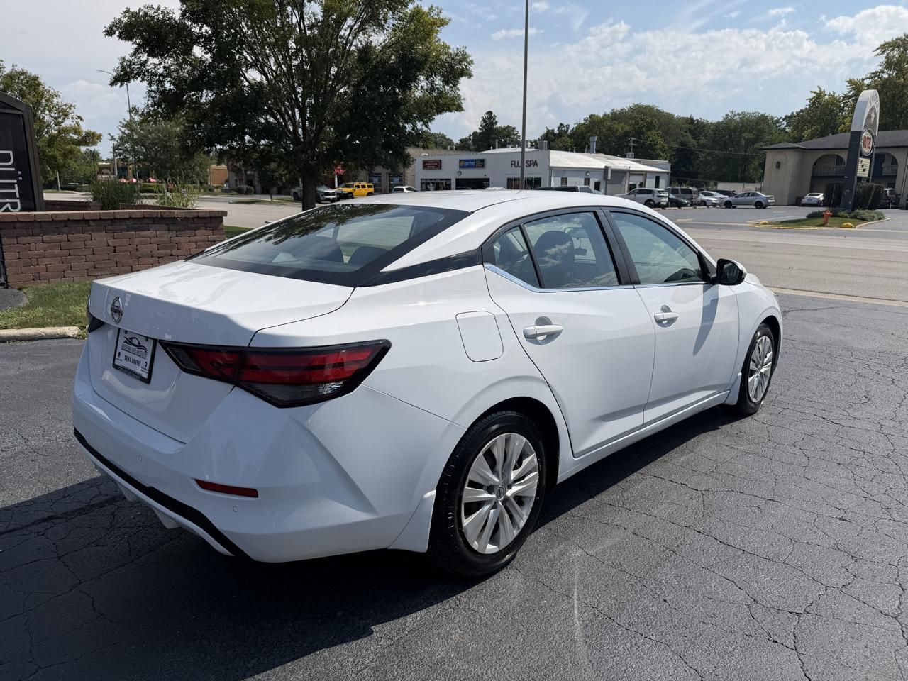 Nissan Sentra S CVT 2022