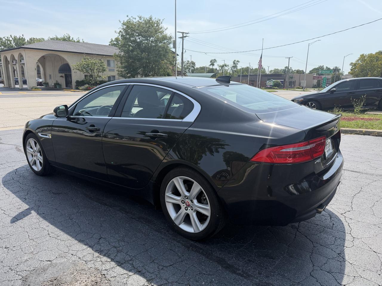 Jaguar XE 25t Prestige RWD 2017