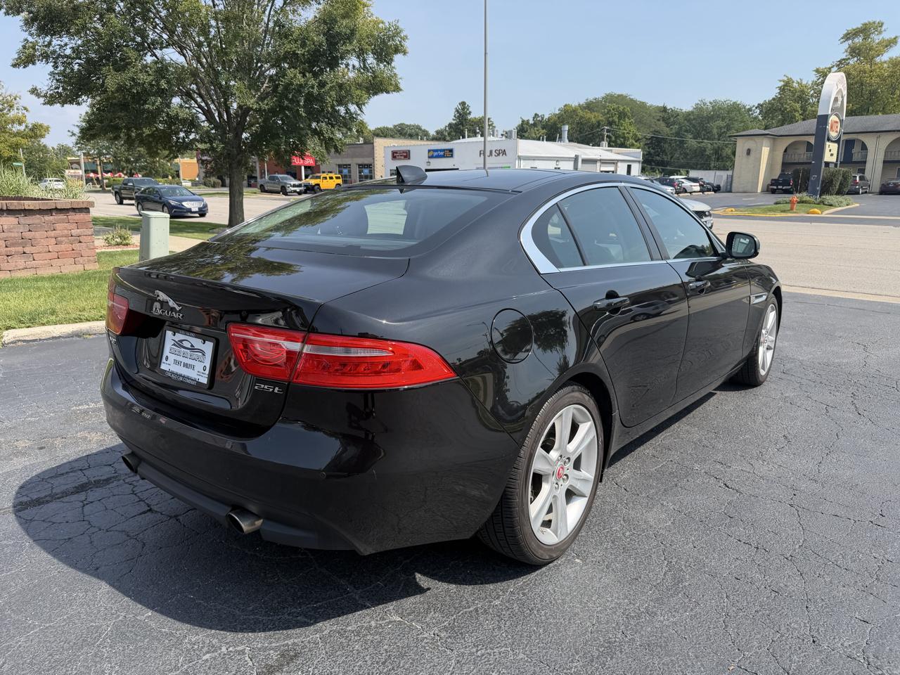 Jaguar XE 25t Prestige RWD 2017