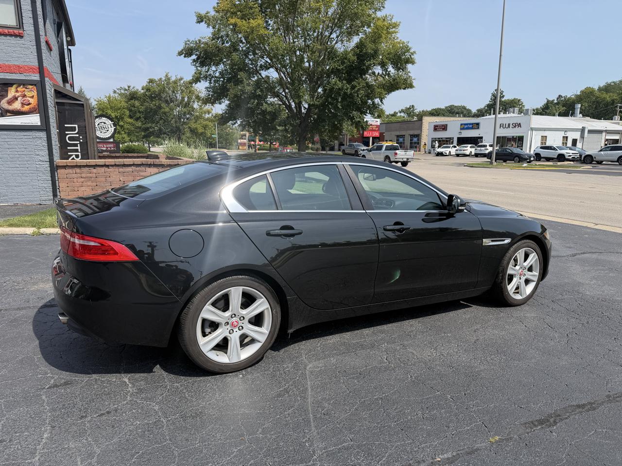 Jaguar XE 25t Prestige RWD 2017
