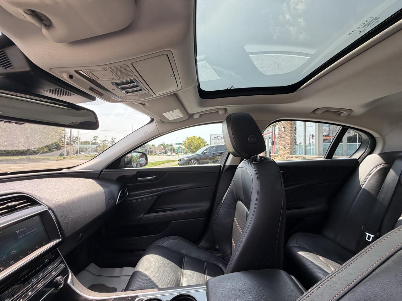 Jaguar XE 25t Prestige RWD 2017