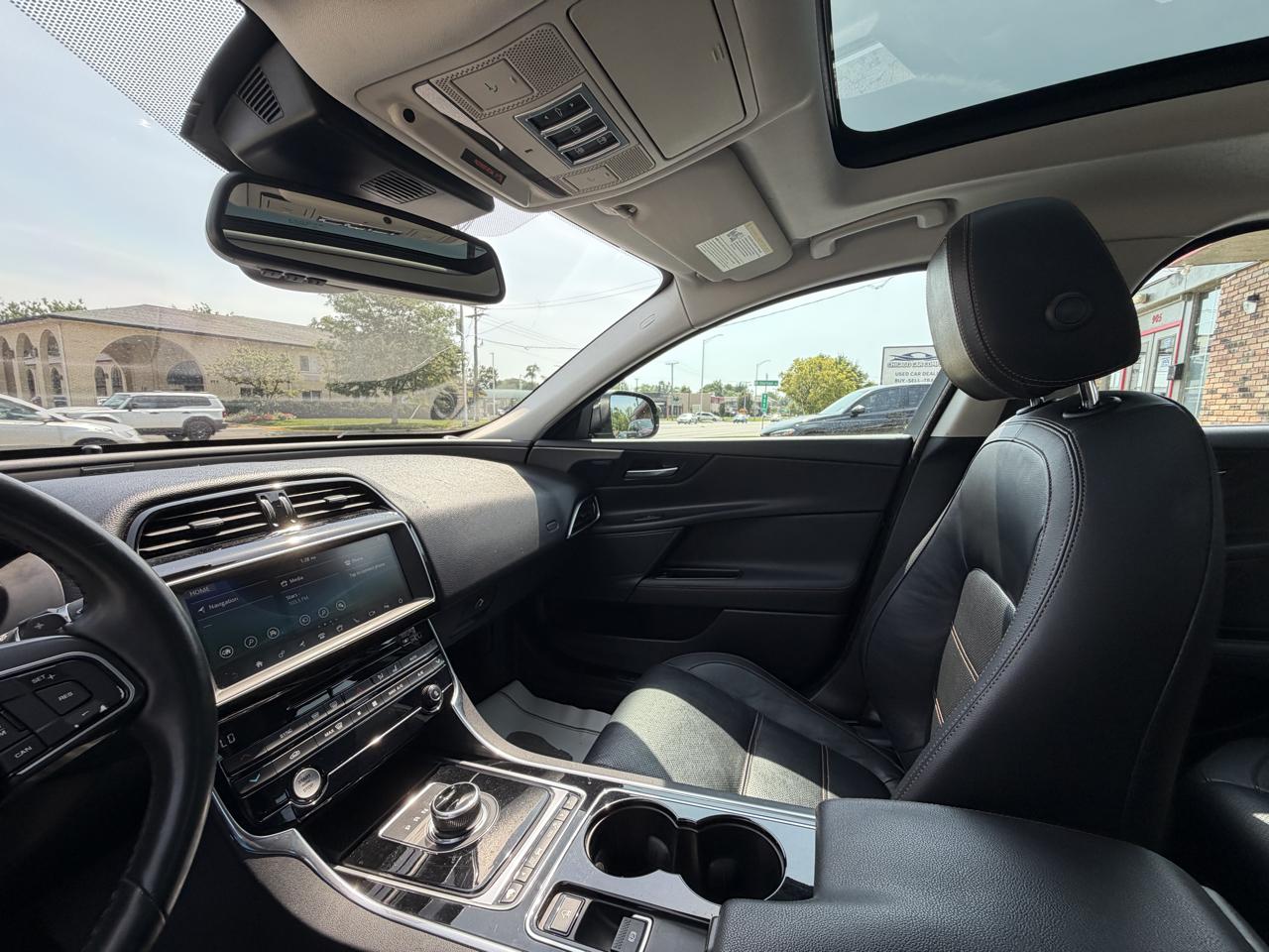 Jaguar XE 25t Prestige RWD 2017