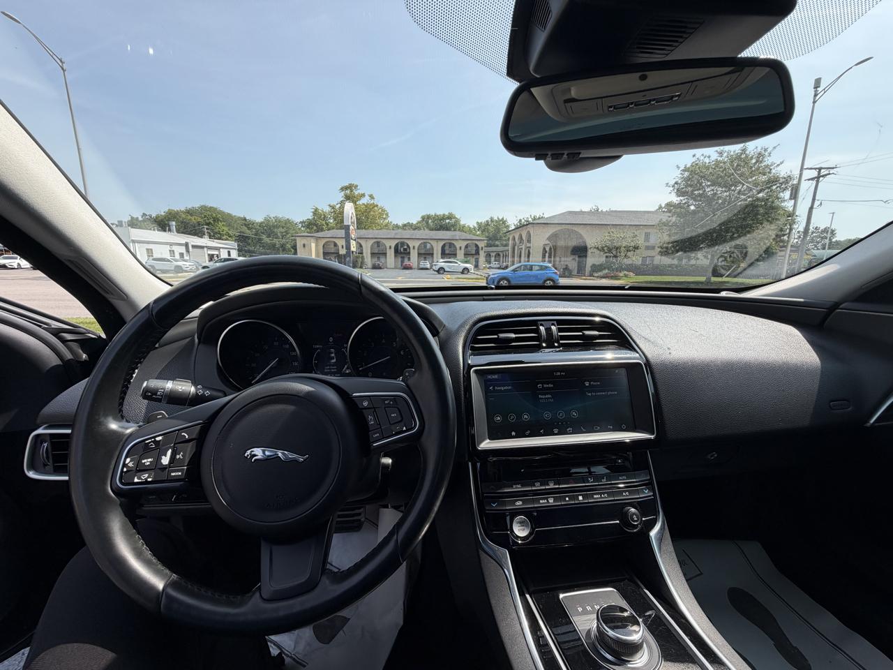 Jaguar XE 25t Prestige RWD 2017