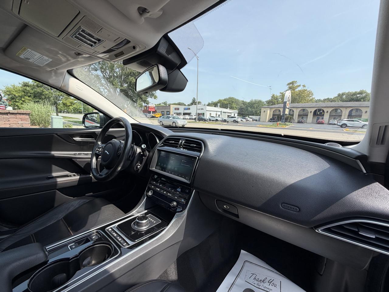Jaguar XE 25t Prestige RWD 2017