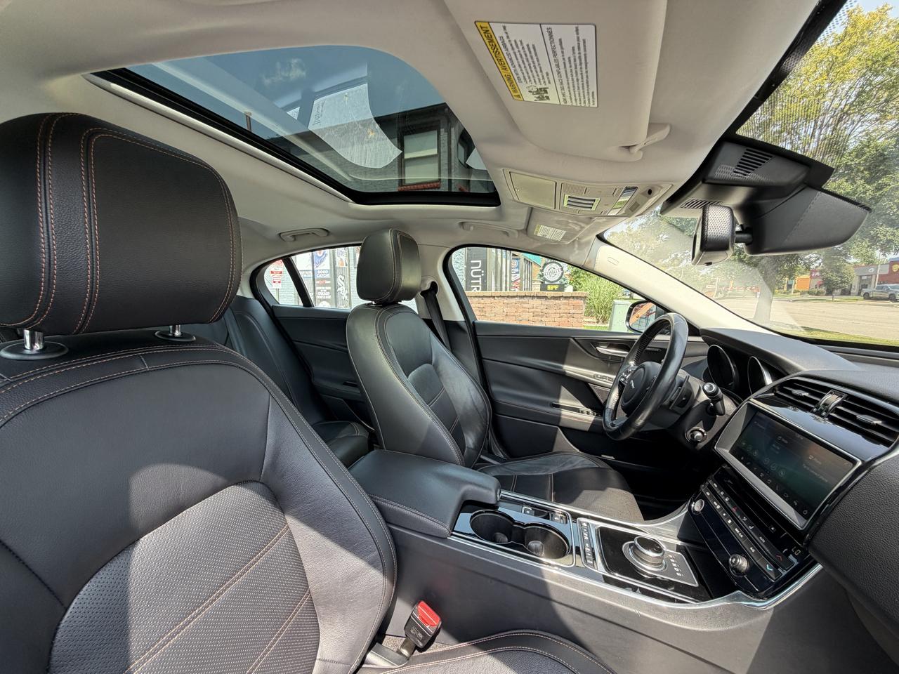Jaguar XE 25t Prestige RWD 2017