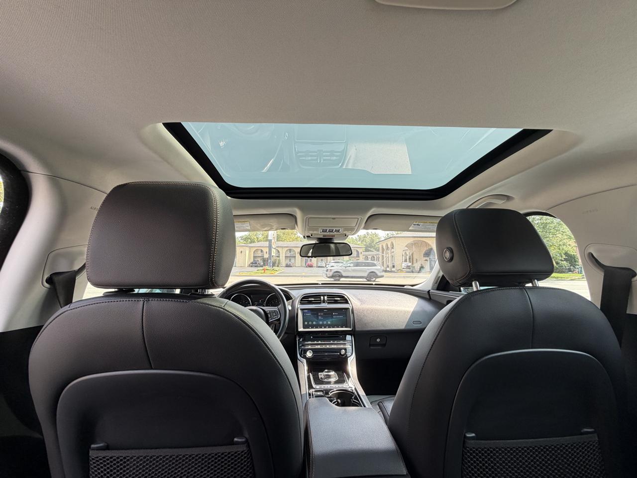 Jaguar XE 25t Prestige RWD 2017