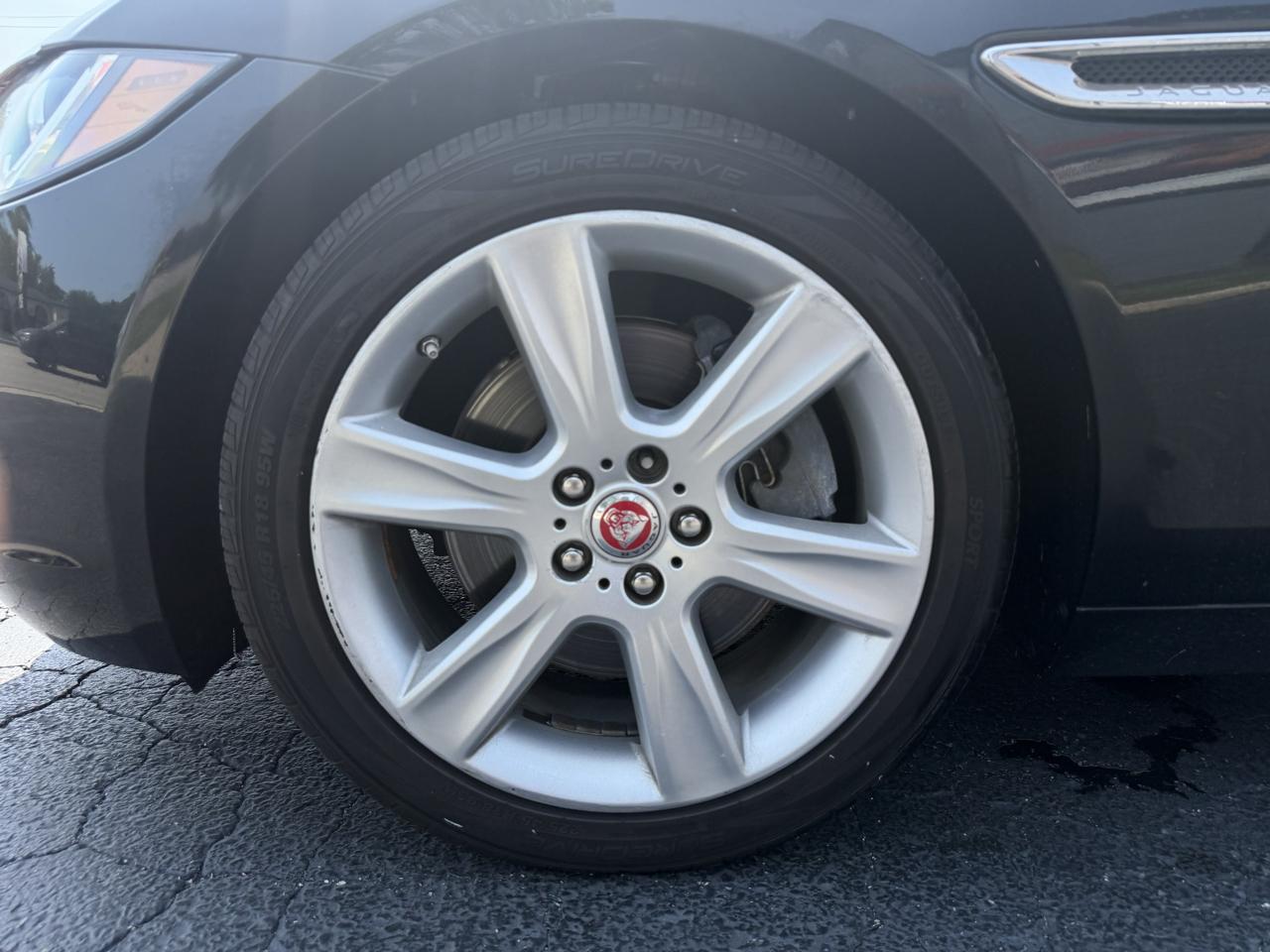 Jaguar XE 25t Prestige RWD 2017
