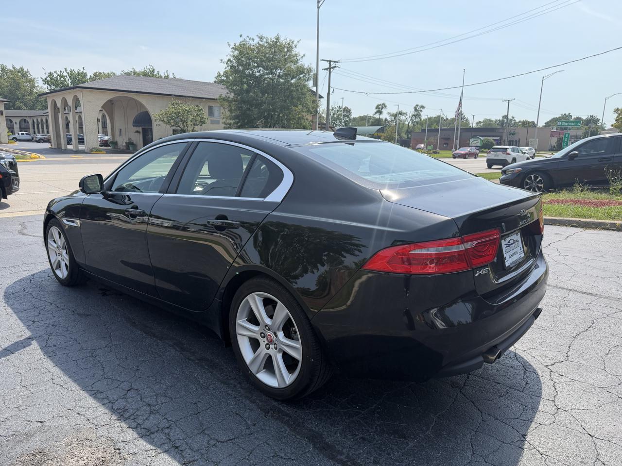 Jaguar XE 25t Prestige RWD 2017